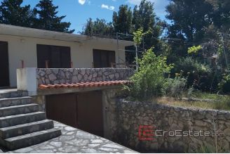 006 5109 30 Pag house first row to the sea for sale