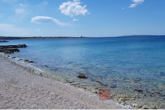 006 5109 30 Pag house first row to the sea for sale