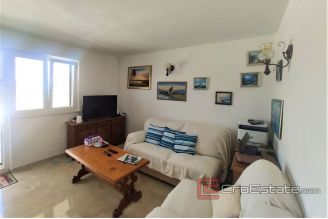 012 2040 23 Sibenik house first row to the sea for sale