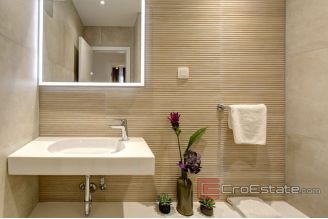 009 2040 24a Zadar penthouse with sea view for sale