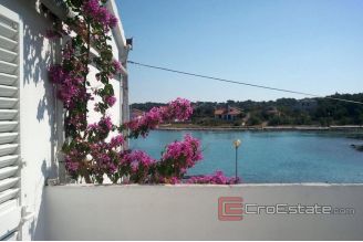 010 2037 23 near Zadar house first row to the sea for sale