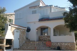 010 2037 23 near Zadar house first row to the sea for sale