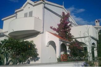010 2037 23 near Zadar house first row to the sea for sale