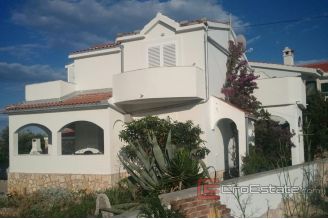 010 2037 23 near Zadar house first row to the sea for sale