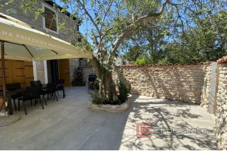 016 2043 32 near zadar stone house with pool for sale