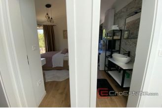 016 2043 32 near zadar stone house with pool for sale