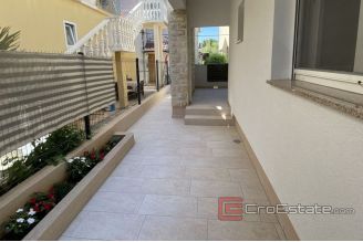 013 2041 34 near zadar apartment house for sale