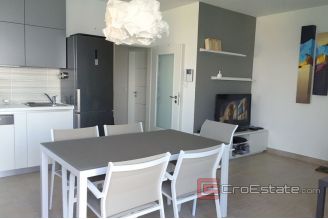 008 2030 34 Zadar apartment first row to the sea for sale