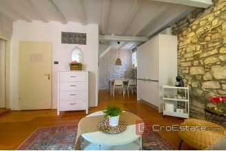 10 2013 137 Rovinj center stone house for sale