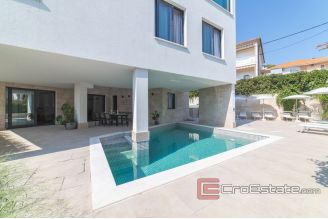 020 2035 38 Trogir luxury villa with pool for sale