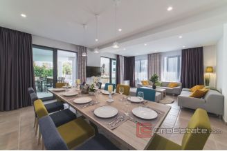 020 2035 38 Trogir luxury villa with pool for sale