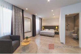 020 2035 38 Trogir luxury villa with pool for sale