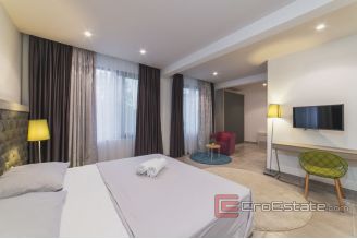 020 2035 38 Trogir luxury villa with pool for sale