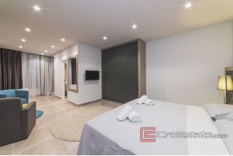 020 2035 38 Trogir luxury villa with pool for sale