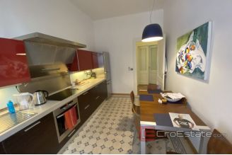 012 2038 19 split center three bedroom apartment for sale