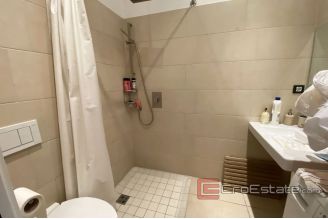 012 2038 19 split center three bedroom apartment for sale