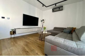 012 2036 37 makarska three bedroom apartment for sale