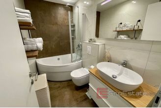 012 2036 37 makarska three bedroom apartment for sale