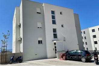 012 2036 37 makarska three bedroom apartment for sale