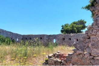 014 2029 41 island hvar centuries old ruin of fortress for sale