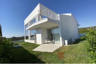 020 2043 33 near zadar unique villa for sale