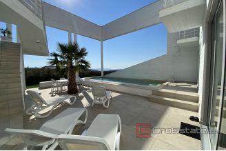 020 2043 33 near zadar unique villa for sale