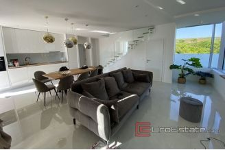 020 2043 33 near zadar unique villa for sale