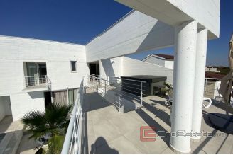 020 2043 33 near zadar unique villa for sale