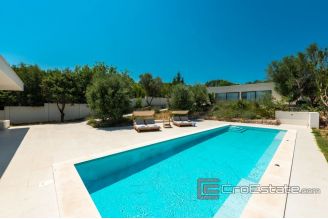 018 2026 90 near dubrovnik luxury villa by the sea for sale