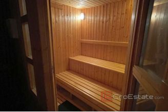 007 5113 30 split commercial space for sale