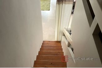 007 5113 30 split commercial space for sale