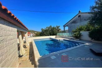 018 2030 35 near trogir house with sea view for sale