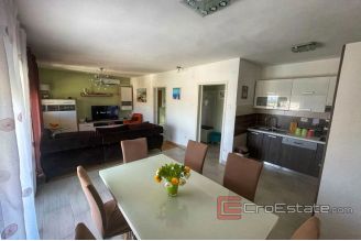 018 2030 35 near trogir house with sea view for sale