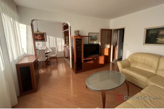 013 2035 42 Split Bol Two bedroom apartment rent