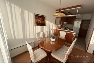 013 2035 42 Split Bol Two bedroom apartment rent