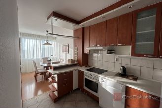 013 2035 42 Split Bol Two bedroom apartment rent