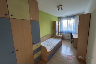 013 2035 42 Split Bol Two bedroom apartment rent