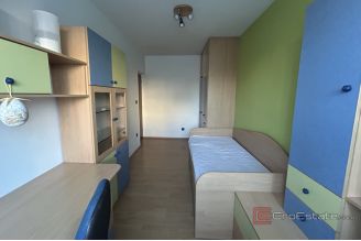 013 2035 42 Split Bol Two bedroom apartment rent