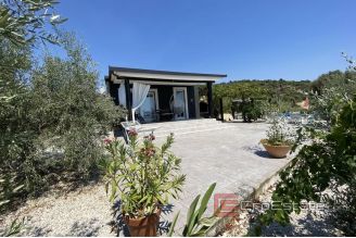 019 2043 36 near rogoznica house with pool for sale