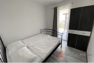 019 2043 36 near rogoznica house with pool for sale