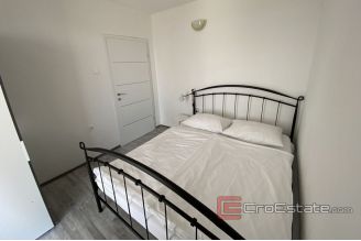 019 2043 36 near rogoznica house with pool for sale