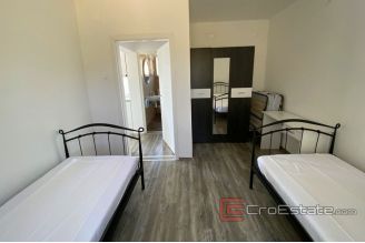 019 2043 36 near rogoznica house with pool for sale