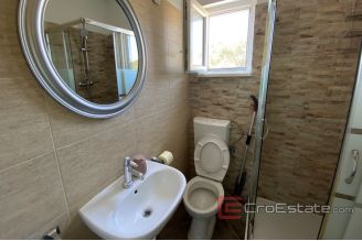 019 2043 36 near rogoznica house with pool for sale