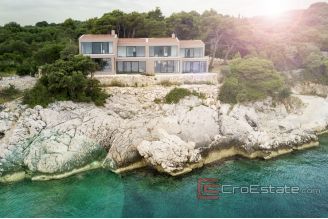 010 2026 91 near dubrovnik luxury seafront villa for sale