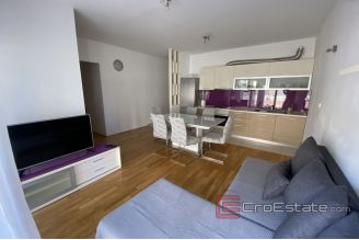013 2043 37 split two bedroom apartment for rent