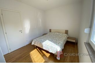 013 2043 37 split two bedroom apartment for rent