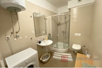013 2043 37 split two bedroom apartment for rent