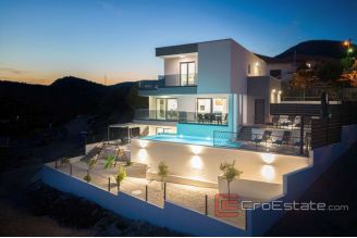 020 2035 44 Trogir villa with sea view for sale