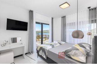 020 2035 44 Trogir villa with sea view for sale