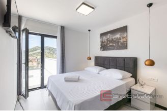 020 2035 44 Trogir villa with sea view for sale